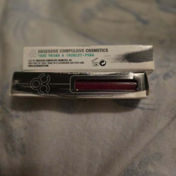 Lip Tar liquid lipstick  strumpet color (Red), Tarred (Black) - Picture 2 of 2